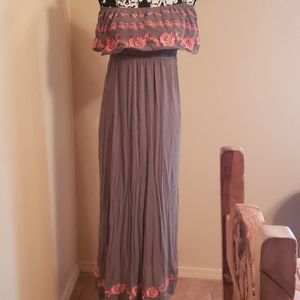 Off or on shoulder boutique maxi dress